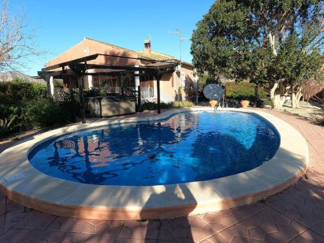Casa rústica / Caserío en Venta en Orihuela
