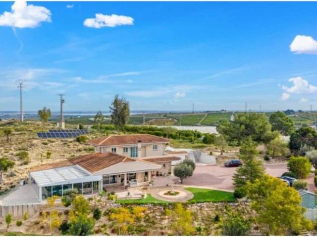 Casa rústica / Caserío en Venta en Orihuela