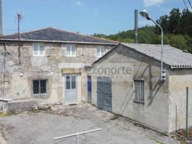 Casa rústica / Caserío en Venta en Ourol