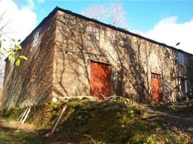 Casa rústica / Caserío en Venta en Ourol