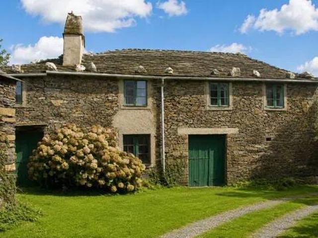 Casa rústica / Caserío en Venta en Ourol