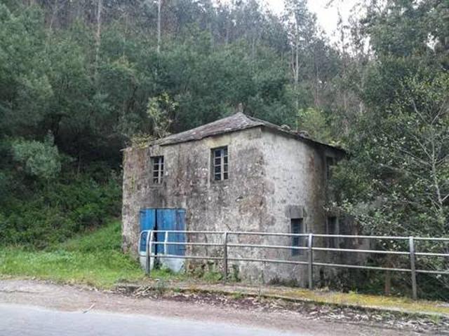 Casa rústica / Caserío en Venta en Ourol