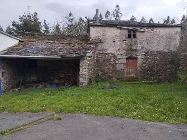 Casa rústica / Caserío en Venta en Ourol
