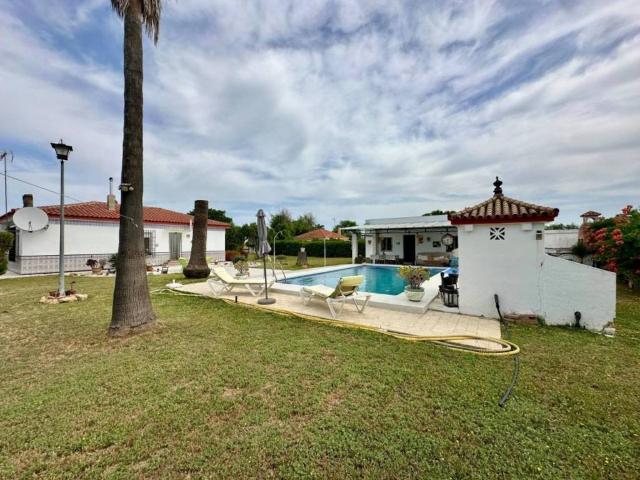 Casa rústica / Caserío en Venta en Paradas
