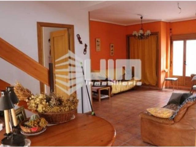 Casa rústica / Caserío en Venta en Pavías