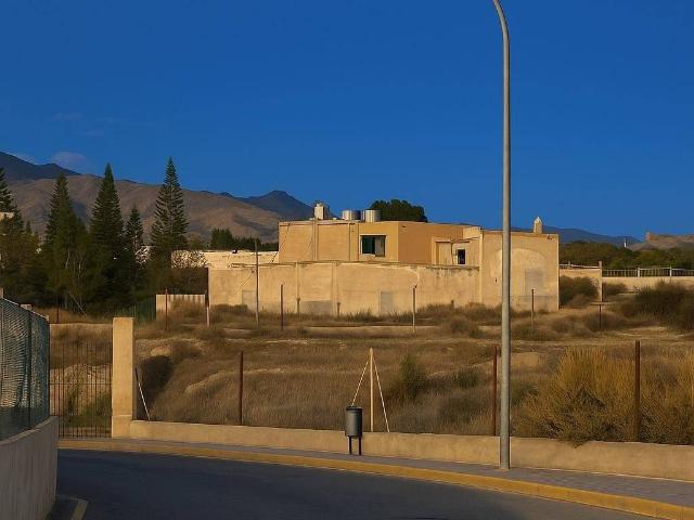 Casa rústica / Caserío en Venta en Pechina