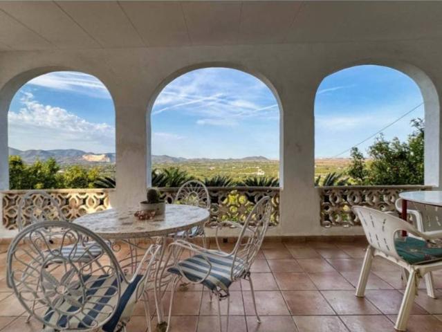 Casa rústica / Caserío en Venta en Pego