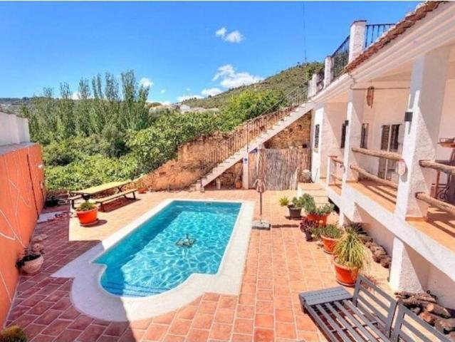 Casa rústica / Caserío en Venta en Periana