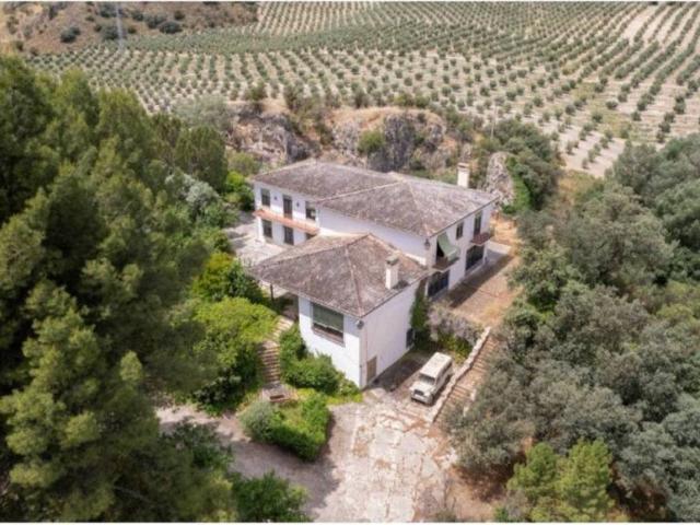 Casa rústica / Caserío en Venta en Pinos Puente