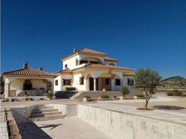 Casa rústica / Caserío en Venta en Pinoso El Pinós