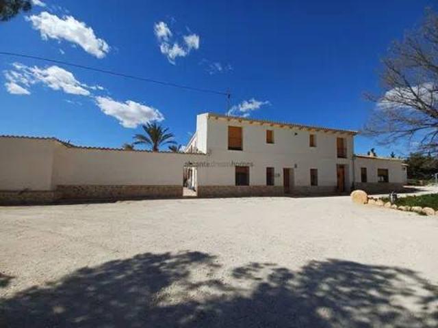 Casa rústica / Caserío en Venta en Pinoso El Pinós