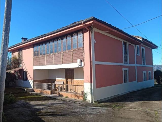 Casa rústica / Caserío en Venta en Piloña