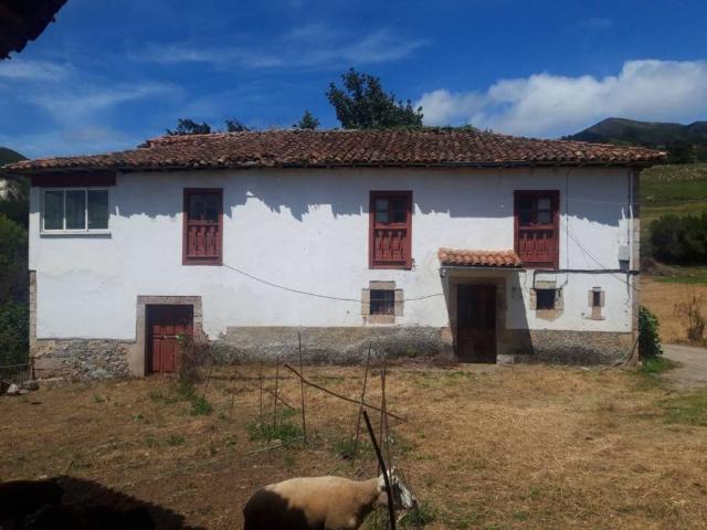Casa rústica / Caserío en Venta en Piloña