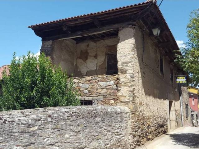 Casa rústica / Caserío en Venta en Ponferrada