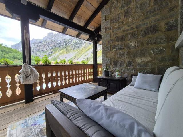 Casa rústica / Caserío en Venta en Posada de Valdeón