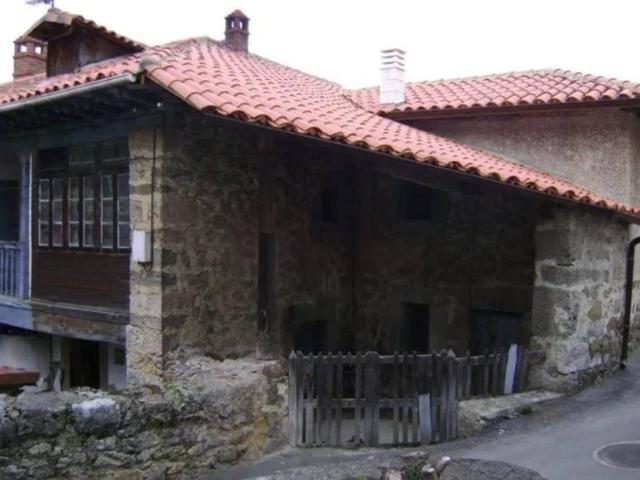Casa rústica / Caserío en Venta en Proaza