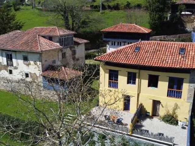 Casa rústica / Caserío en Venta en Pravia