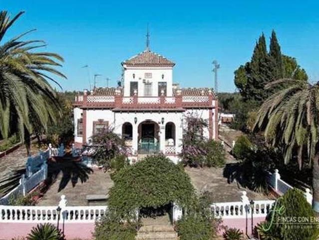 Casa rústica / Caserío en Venta en Puente Genil