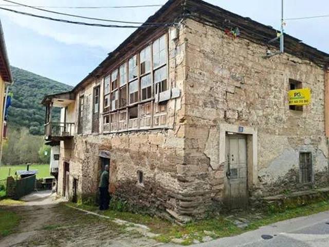Casa rústica / Caserío en Venta en Puente de Domingo Flórez