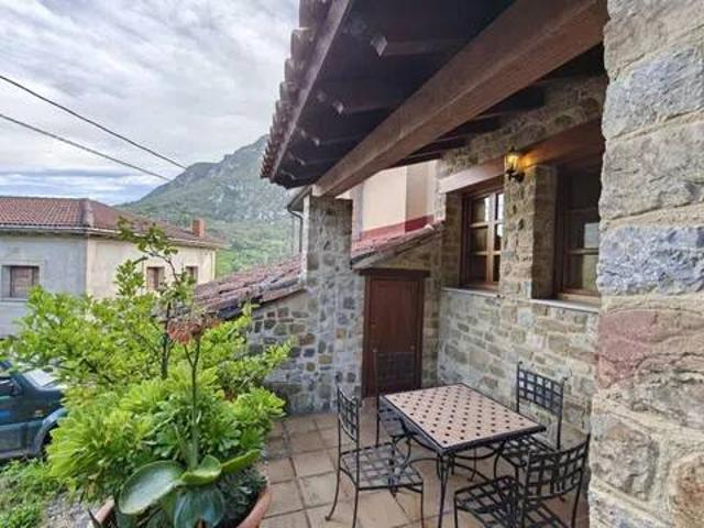 Casa rústica / Caserío en Venta en Quirós