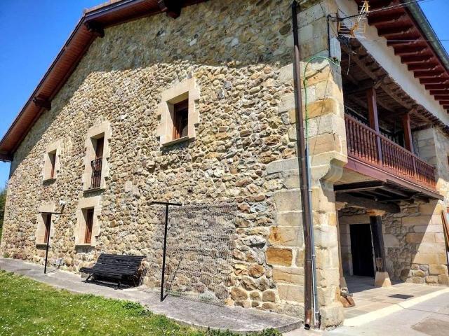 Casa rústica / Caserío en Venta en Reocín