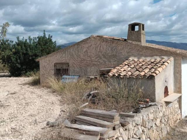 Casa rústica / Caserío en Venta en Relleu