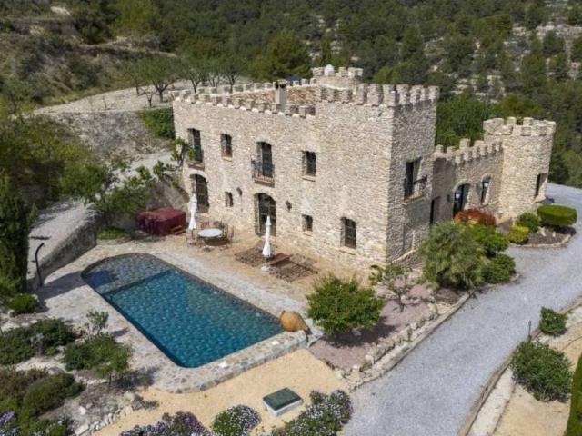 Casa rústica / Caserío en Venta en Relleu