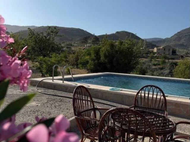 Casa rústica / Caserío en Venta en Relleu
