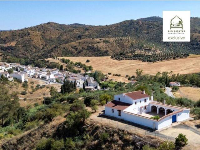 Casa rústica / Caserío en Venta en Riogordo