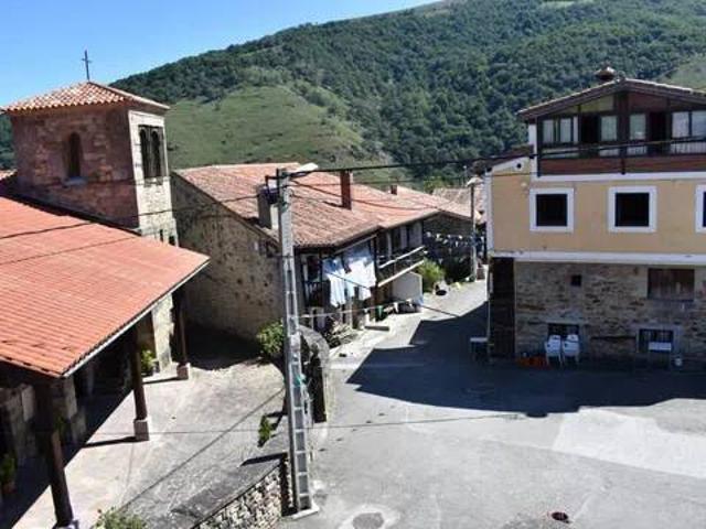 Casa rústica / Caserío en Venta en Rionansa