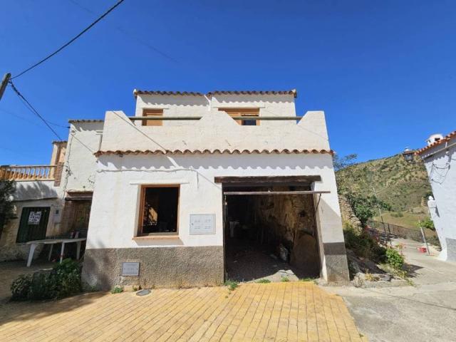 Casa rústica / Caserío en Venta en Rubite
