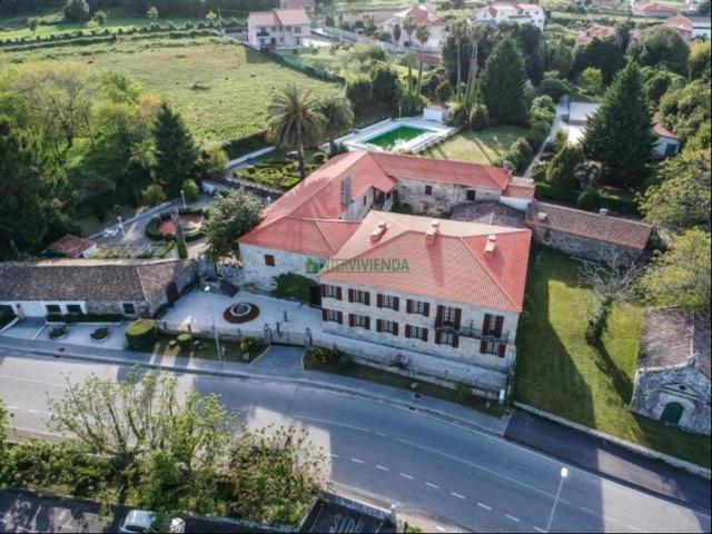 Casa rústica / Caserío en Venta en Sanxenxo