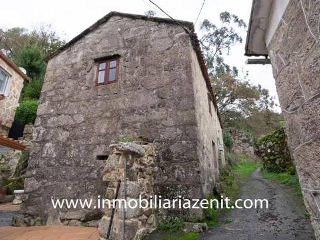 Casa rústica / Caserío en Venta en Sanxenxo