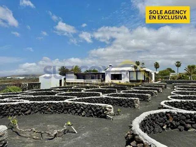 Casa rústica / Caserío en Venta en San Bartolomé