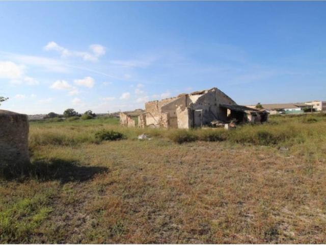 Casa rústica / Caserío en Venta en San Fulgencio