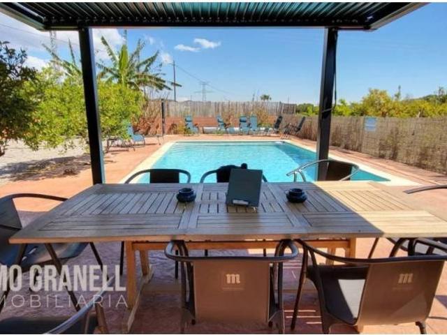 Casa rústica / Caserío en Venta en Sagunto Sagunt