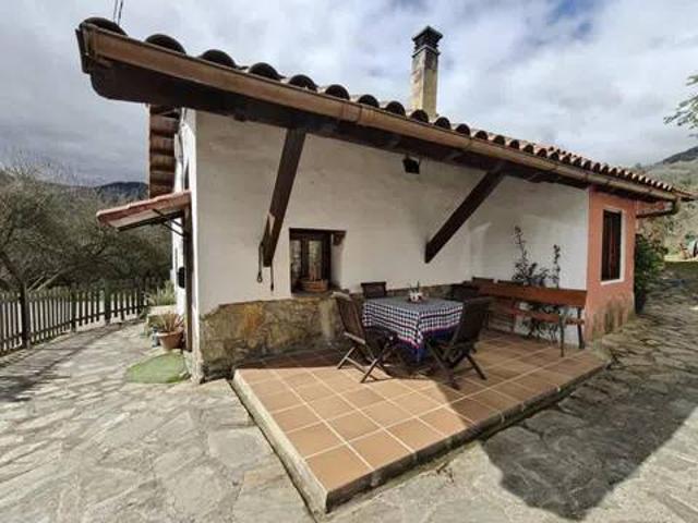 Casa rústica / Caserío en Venta en Salas