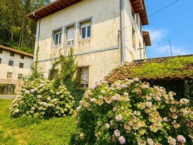 Casa rústica / Caserío en Venta en Salas