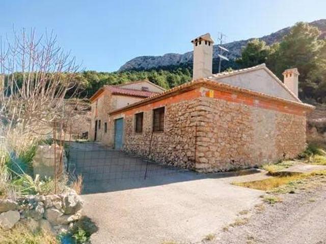 Casa rústica / Caserío en Venta en Sella