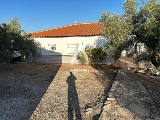 Casa rústica / Caserío en Alquiler en Archidona