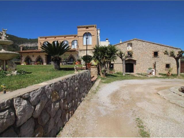 Casa rústica / Caserío en Alquiler en Canyelles