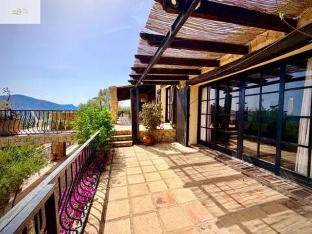 Casa rústica / Caserío en Alquiler en Finestrat