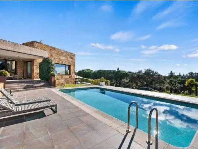 Casa rústica / Caserío en Alquiler en Las Rozas de Madrid