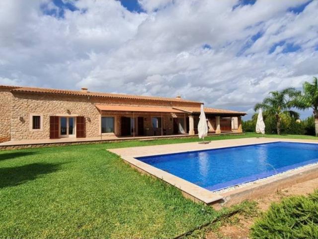 Casa rústica / Caserío en Alquiler en Manacor