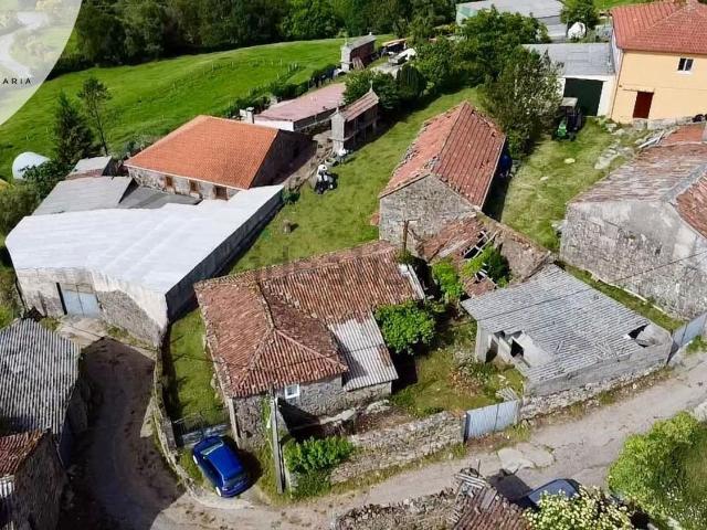 Casa rústica, A Estrada