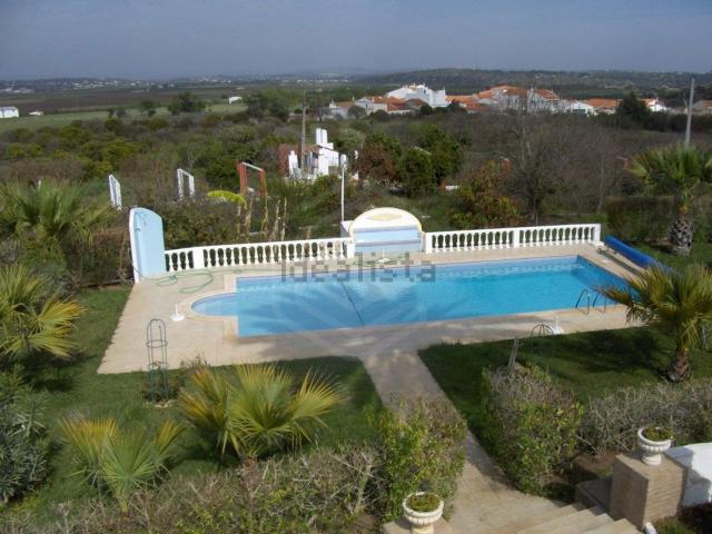 Casa rústica, Alcantarilha e Pêra