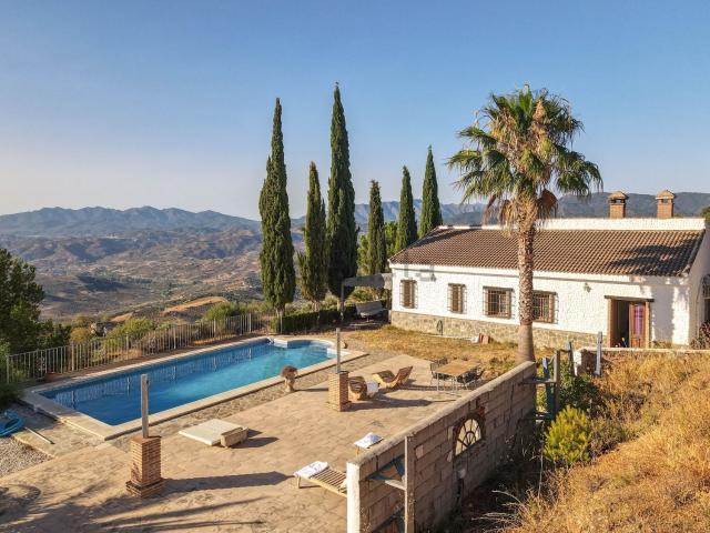 Casa rústica, Alozaina