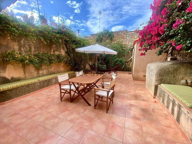 Casa rústica, Arta