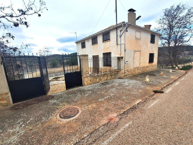 Casa rústica, Ayna