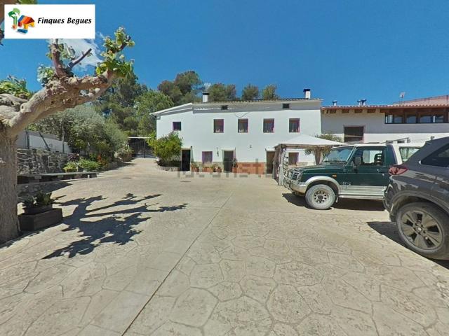 Casa rústica, Begues